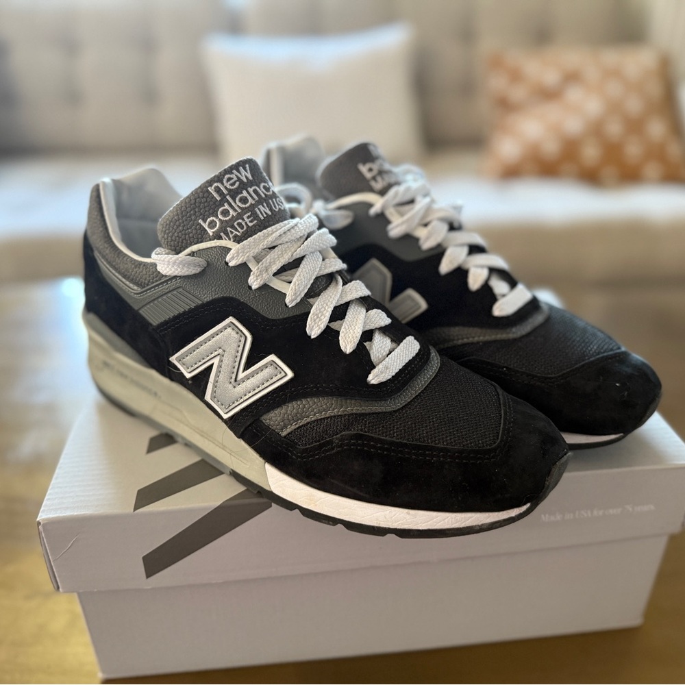 New Balance “Made in USA” 997 Core. Size 9/9.5